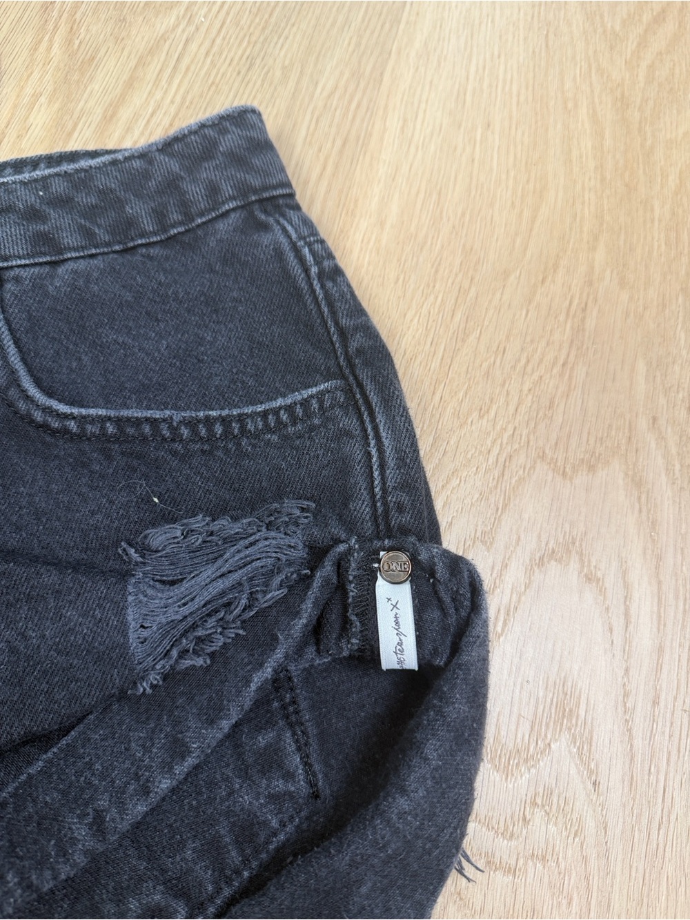 One Teaspoon Bandits Distressed Denim Shorts - Picture 5 of 10